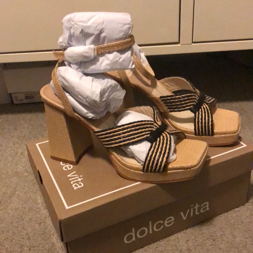 Dolce Vita platform black/natural raffia 4” heel and 1” platform new with box